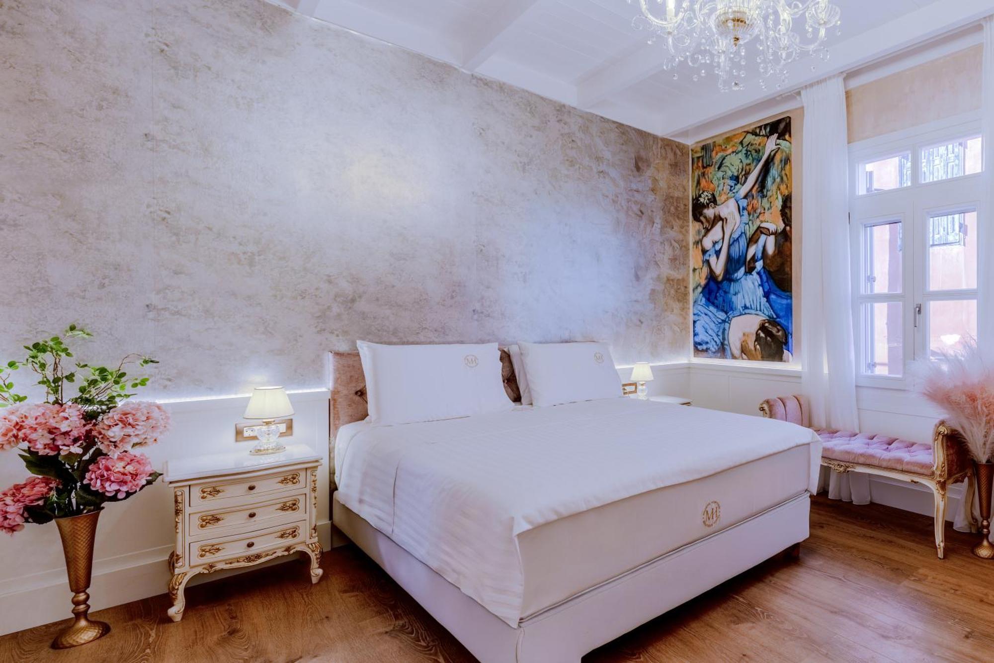 Madame Hortense Boutique * Chrissi Akti Chania