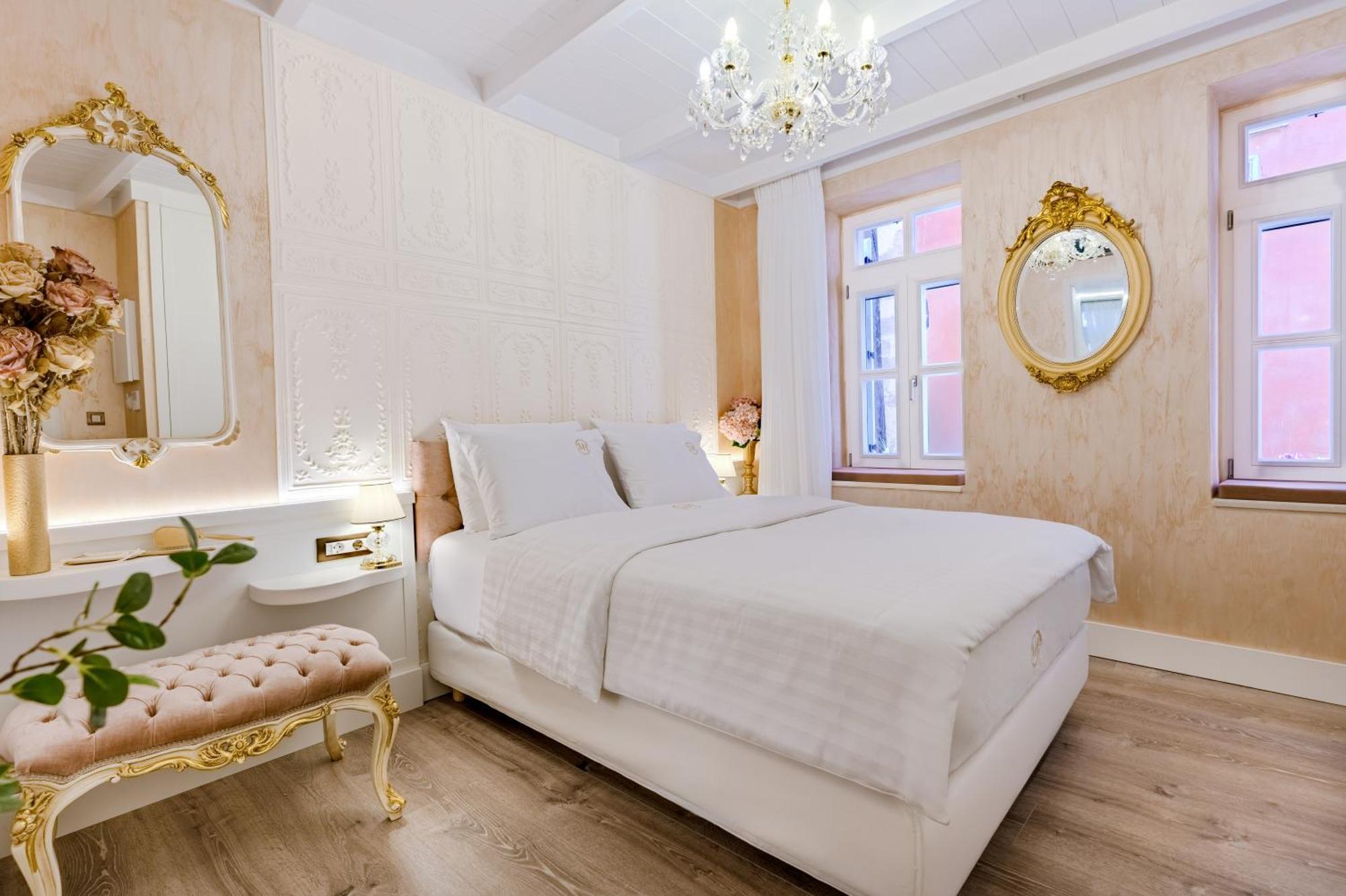 Madame Hortense Boutique Hotel Chrissi Akti Chania